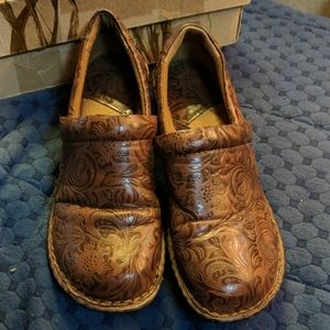 B.o.c. clogs